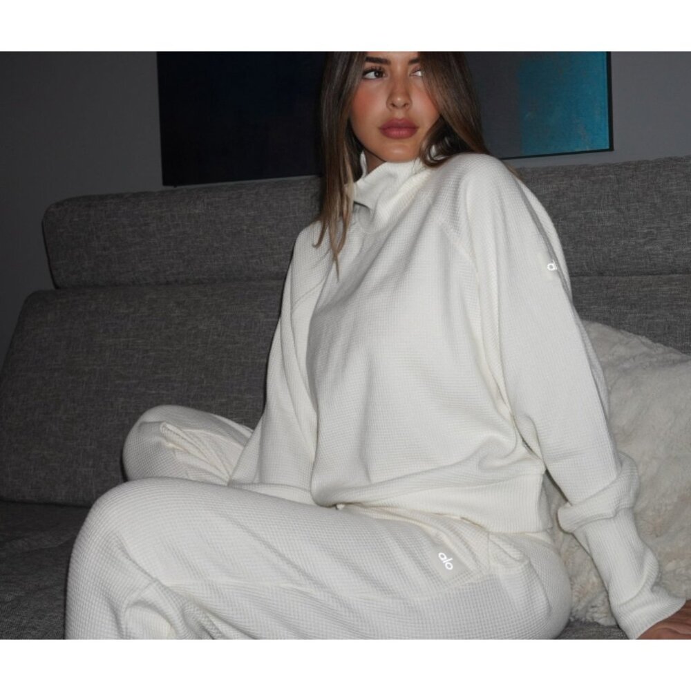 Alo Weekend Escape Joggers Ivory Waffle Thermal High-Rise Waist Cream Sweatpants - Picture 7 of 14